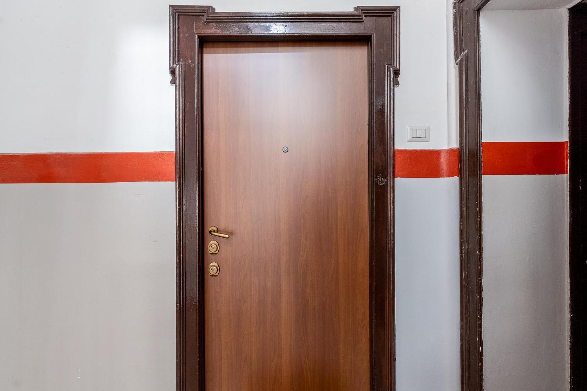 Luxury Apartment - Near Stazione Centrale 米兰 外观 照片